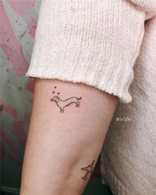 14 Minimalist Tattoo Ideas For Dachshund Lovers - PetPress