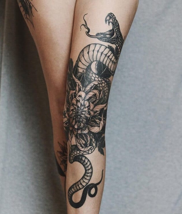 16 Traditional Snake Tattoo Designs On Leg - PetPress