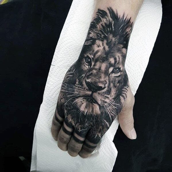 19 Amazing Lion Tattoos On Hand - PetPress