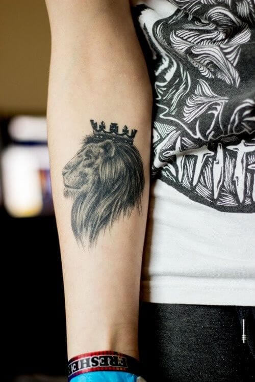 15+ Black Lion Tattoo Designs - PetPress