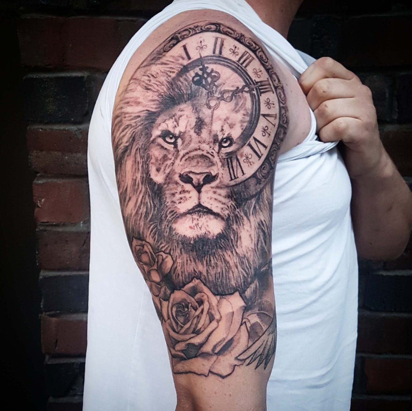 15+ Lion and Clock Tattoo Designs Cool Lion Clock Tattoos