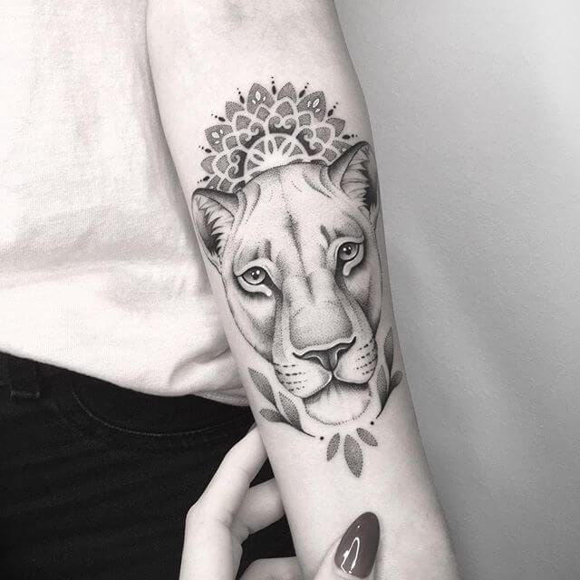 10+ Best Lioness Tattoos - Queen Tattoo Ideas - PetPress