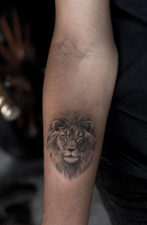 15+ Small Lion Tattoos - Tiny Tattoo Designs - PetPress