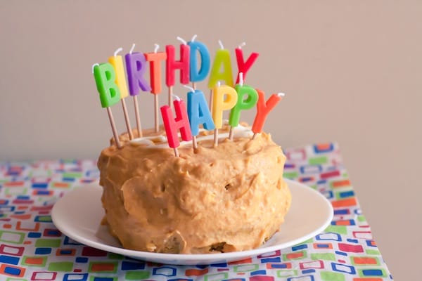 Dog-birthday-cake-peanut-butter_3