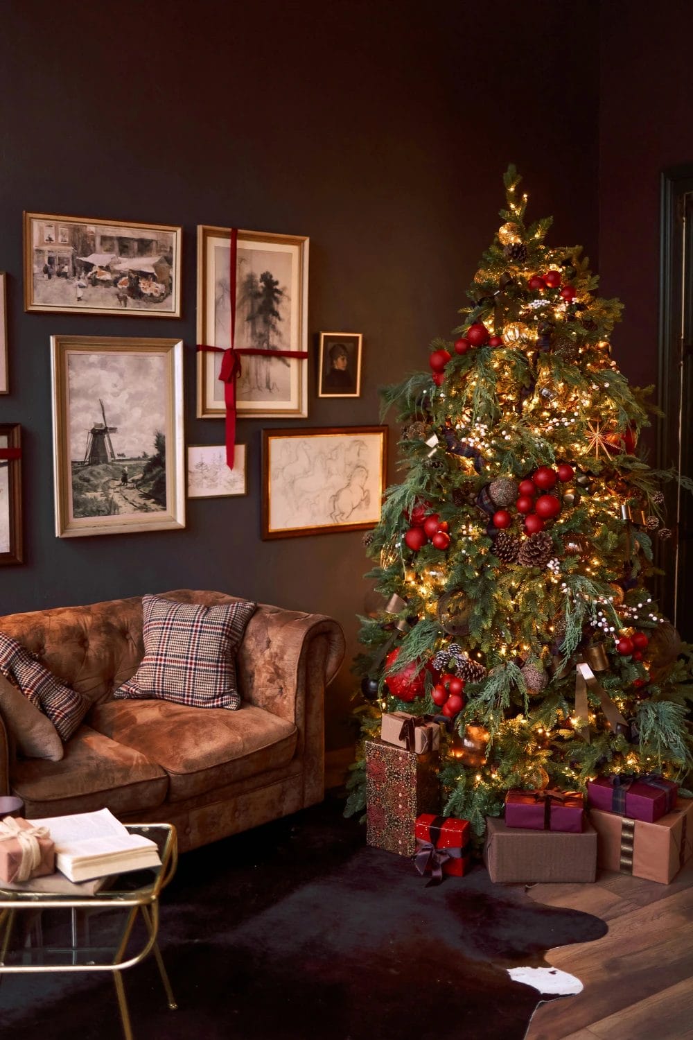 how to cat-proof a christmas tree